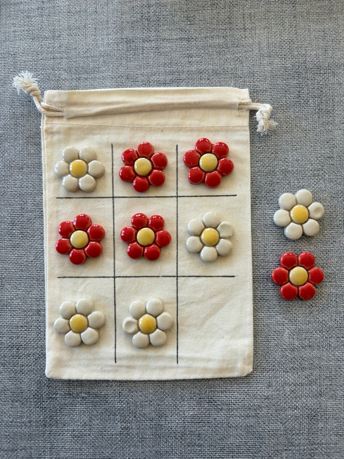 Flower (Red & White) Tic Tac Toe