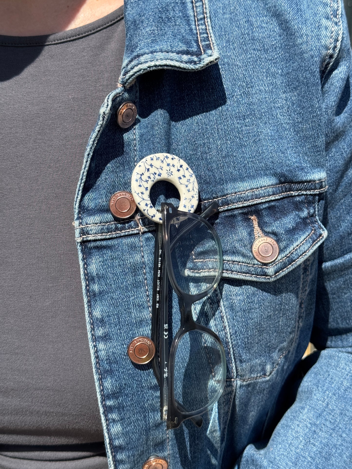 Blue Ditsy Glasses Brooch