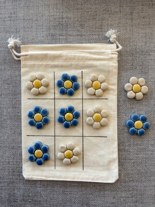 Flower (Blue & White) Tic Tac Toe